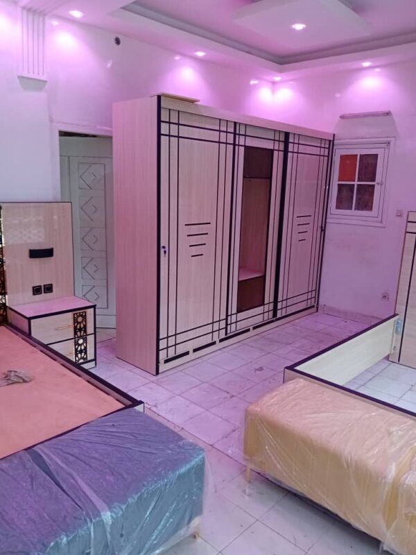 Coiffeuse moderne avec miroir – Image 4